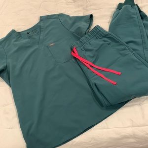 Figs hydrogreen Catarina one pocket top and high waisted hydrogreen zamora